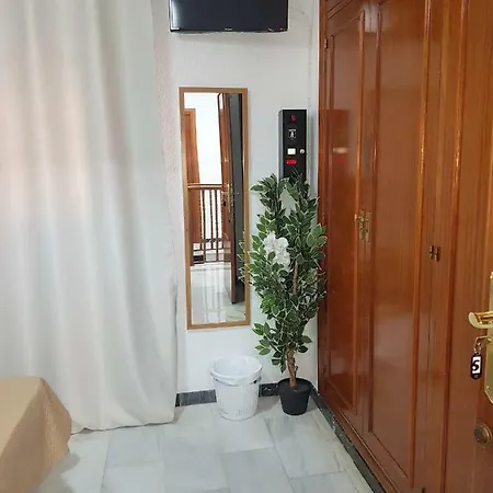 Hostel Yna Holiday Express Málaga