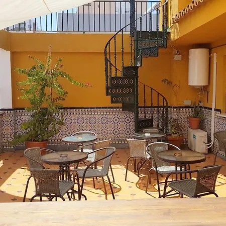 Hostel Yna Holiday Express