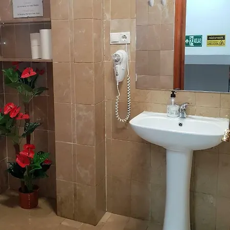 Yna Holiday Express Hostel